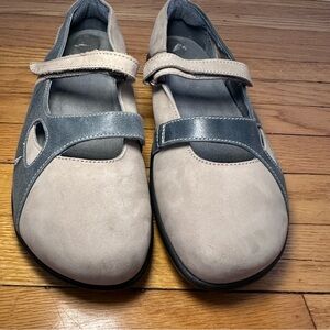 Naot Maryjane Lightweight Slip-Resistant Two-Tone Sandals